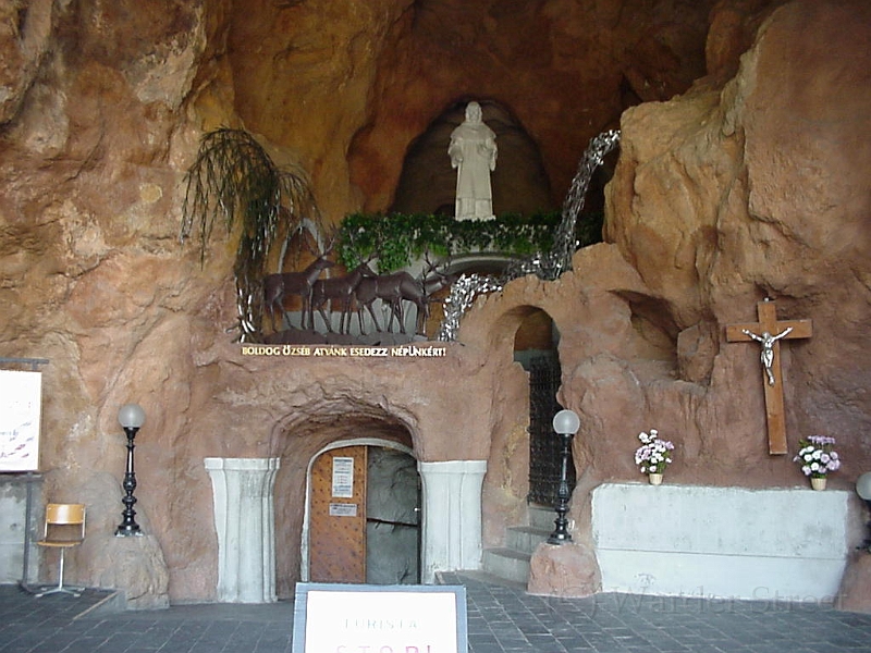 Budapest Cave Church 1.jpg